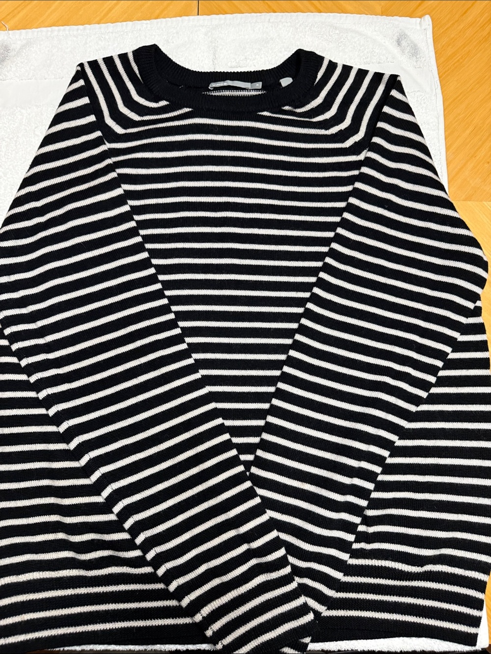 Men’s Vince Striped Black and White Crewneck Sweater Top